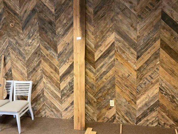 Reclaimed Oak Pallet Engineered Flooring - Chevron Pattern