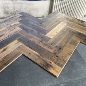 Reclaimed Oak Pallet Engineered Flooring - Herringbone Pattern