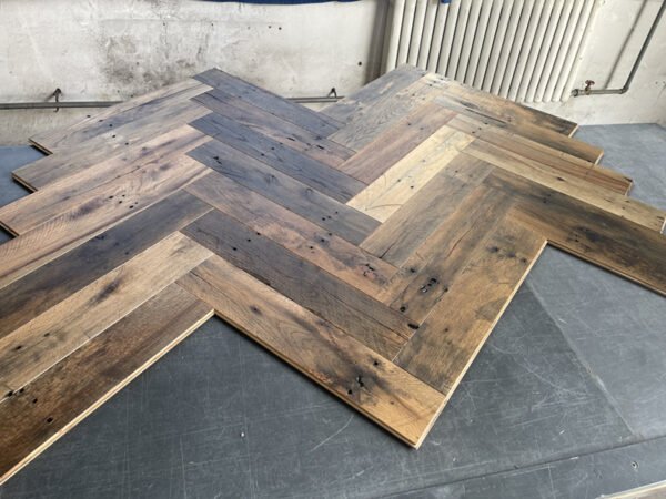 Reclaimed Oak Pallet Engineered Flooring - Herringbone Pattern