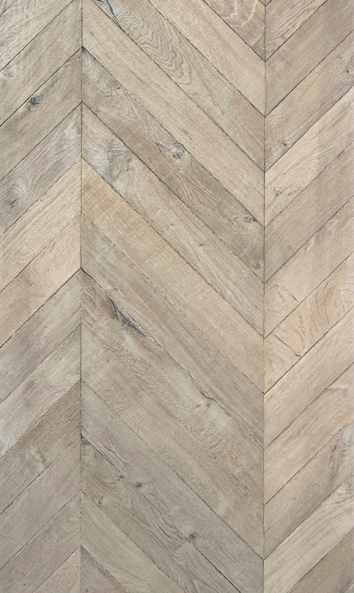 Shrunken Face Invisible Chevron Engineered Oak Flooring
